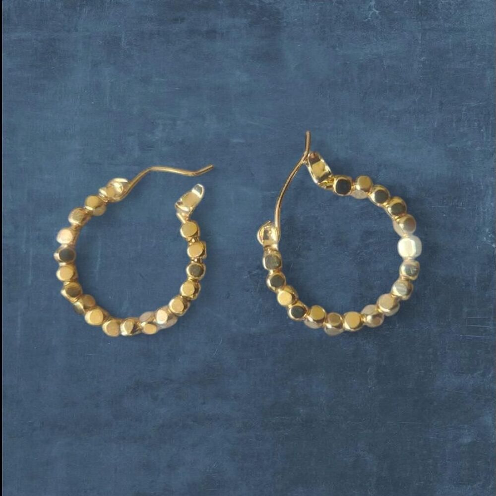 ꧁ᬊᬁ 90s style gold plated hoop earrings ᬊ᭄꧂